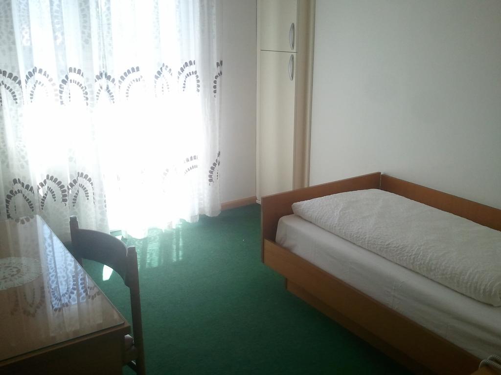 Hotel Lux Merano Szoba fotó