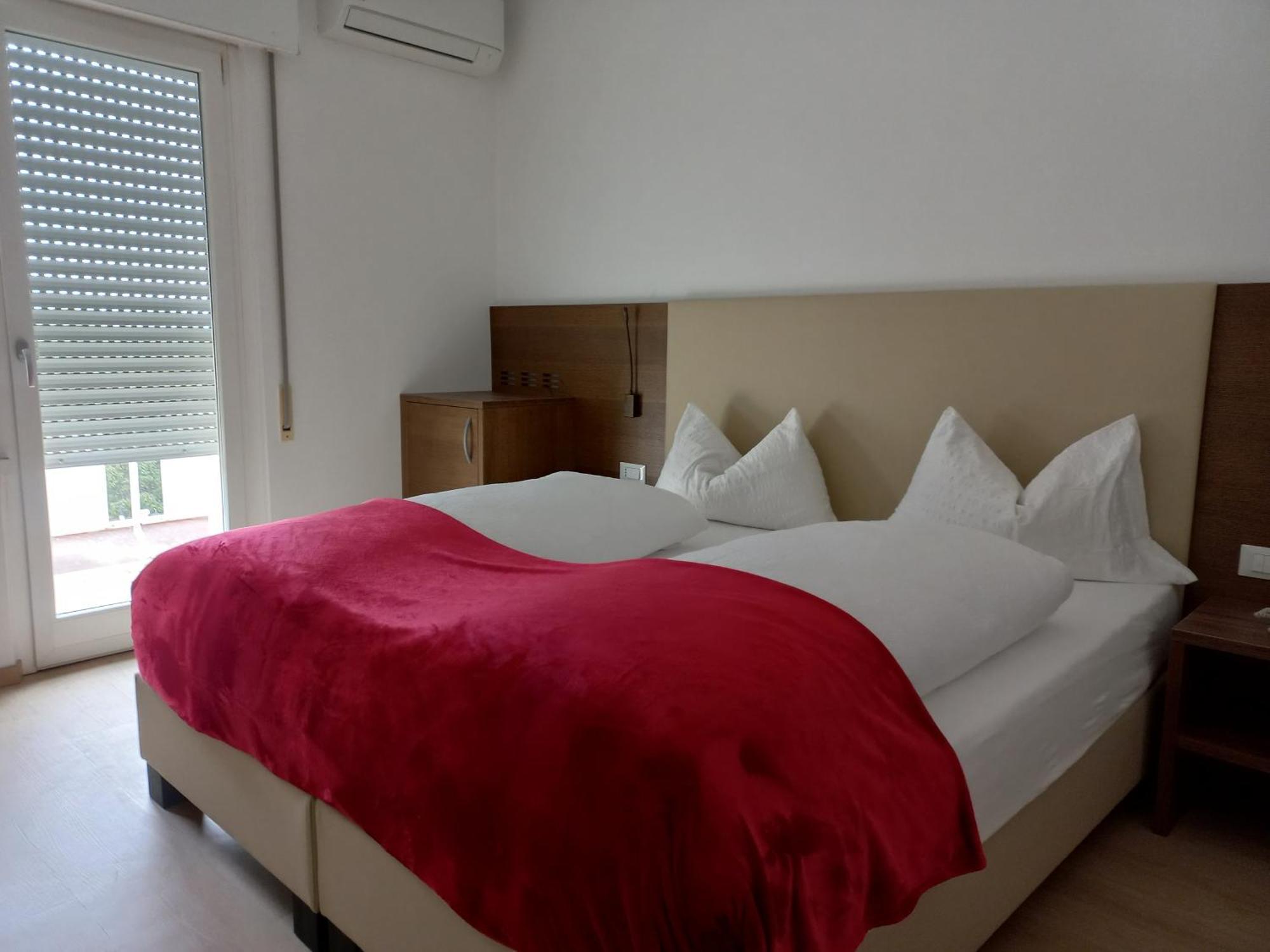 Hotel Lux Merano Szoba fotó