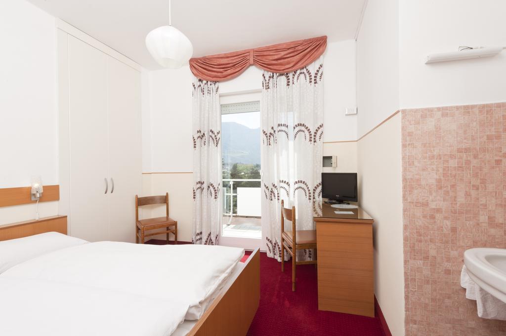 Hotel Lux Merano Szoba fotó